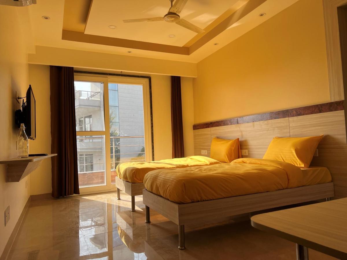 Windchime 853 Hotel Gurgaon Exterior foto
